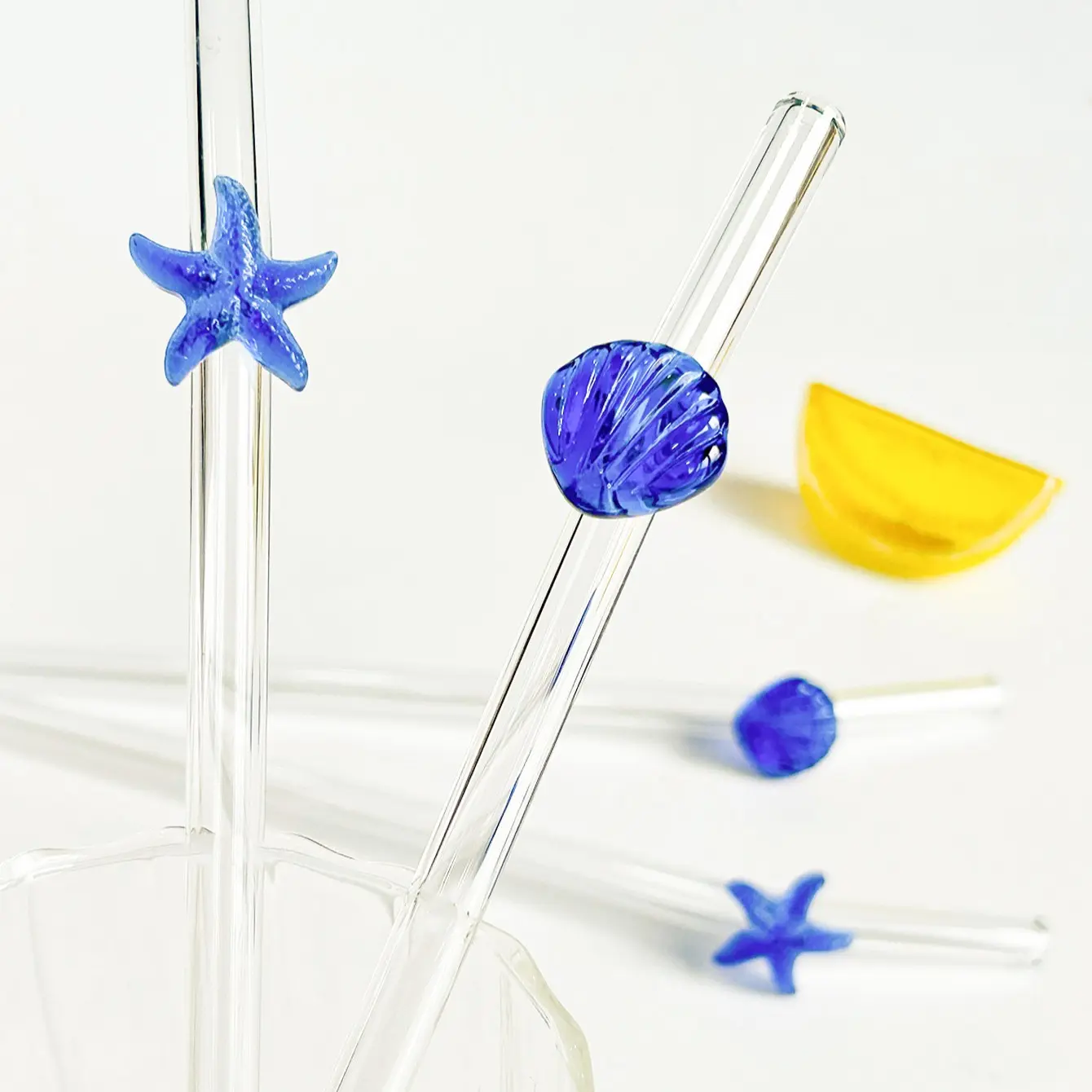 Cute Cartoon Blue Starfish Shell Glass Straws, Reusable Bent Glass Straws with Cleaning Brush, Perfect for Drinks and Gifts
