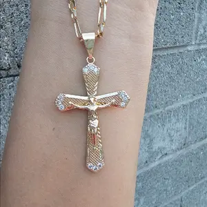 Crucifico gold plated necklace