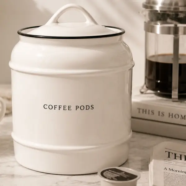 THE KITCHEN CANISTER