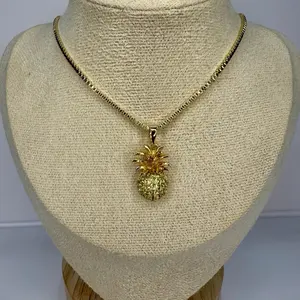 56. Gold Pineapple Necklace / laminado 14k cadena 18”