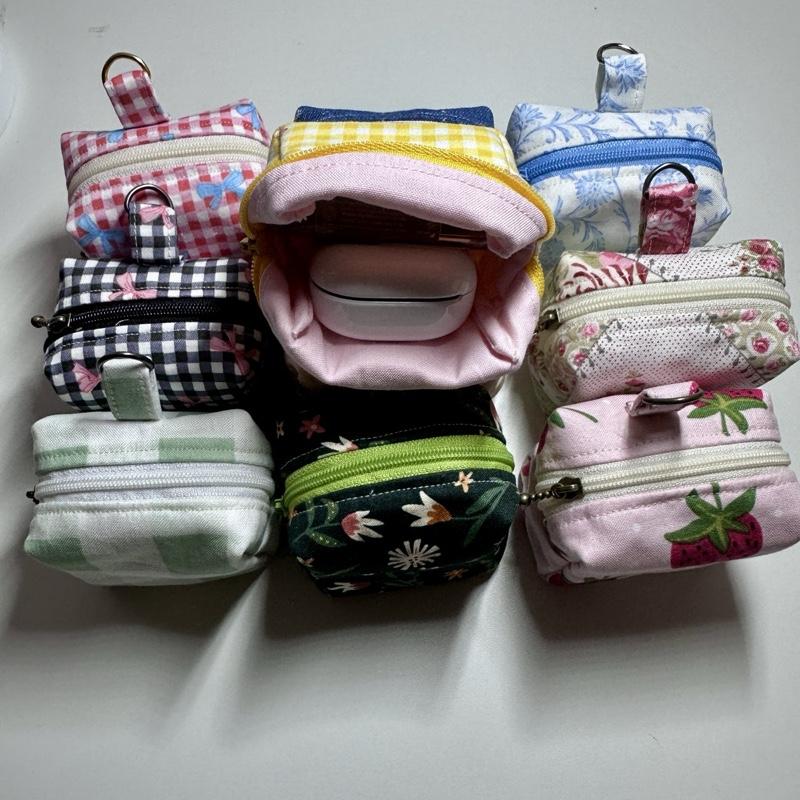 Mini Square Pouch Keychain - Compact & Stylish Design for Everyday Use