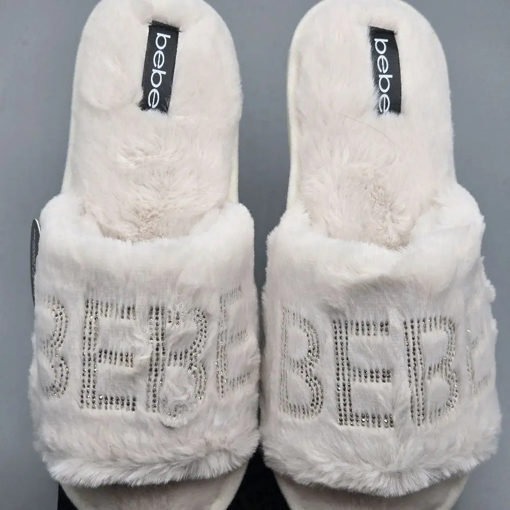 Bebe Women's Slippers Size S (6-7) Cream Faux Fur and memory foam insoles comfort, indoor and outdoor soles.