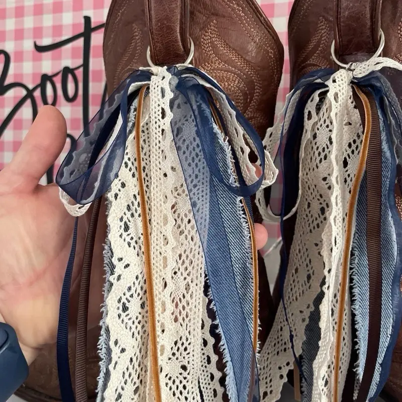 Boot bows