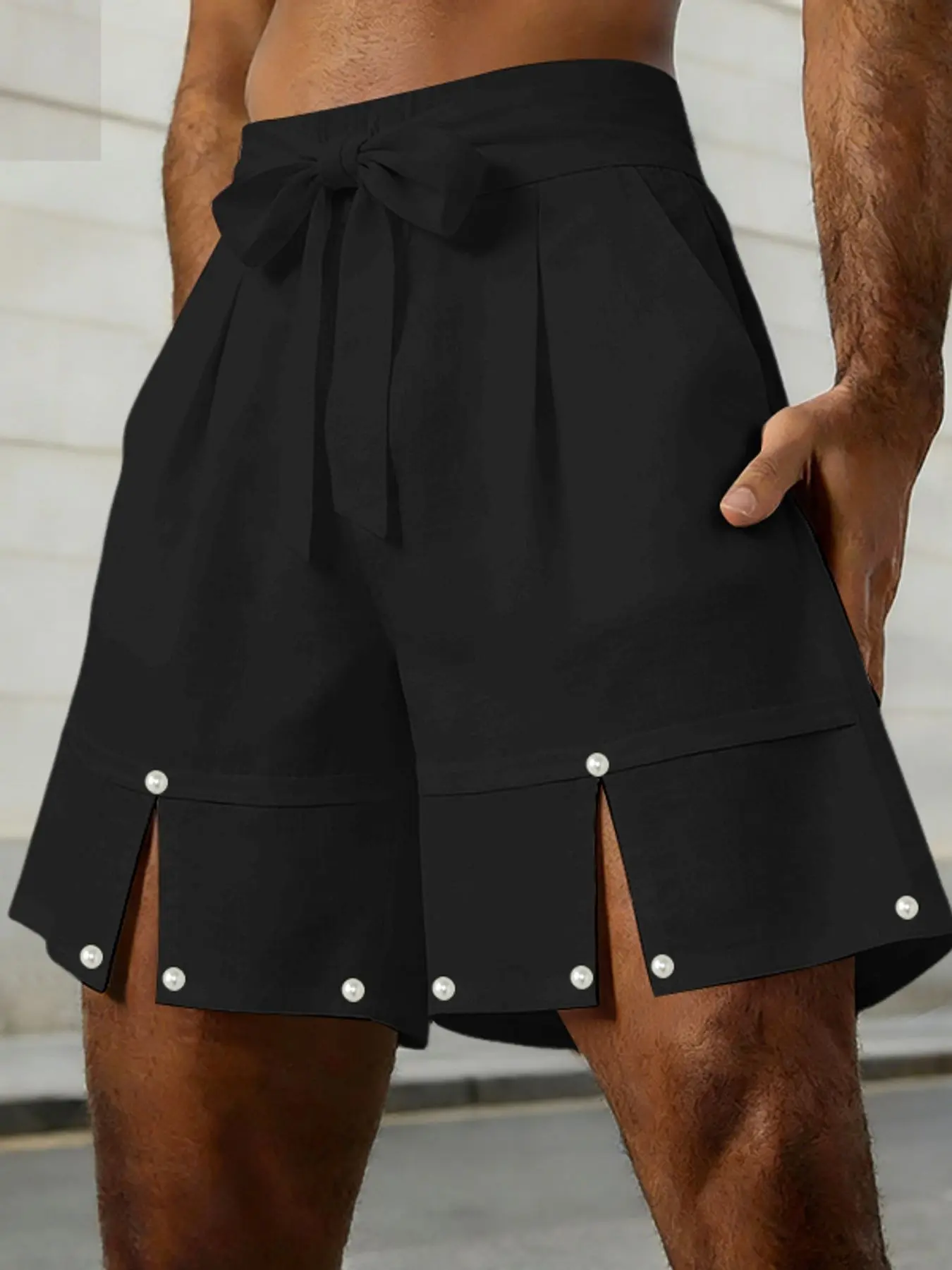 INCERUN European and American Style Butterfly Knot Split Men's Beaded Shorts, Menswear Fashionable and Stylish Loose Plain Mid Short Pants for Men, Perfect for Casual Wear, Chic Casual Shorts