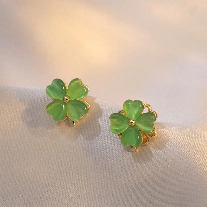 E0339 Green Cat Eye Earrings