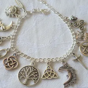 Vintage Witchy Charm Bracelet - Silver-Tone Pagan-Inspired Jewelry Bohemian Style Bracelet with Moon,Sun,Tree of Life,Owl,Pentagram Charms,Celestial Gothic Gift with Celestial Theme,Dark Romance Vintage Symbol,Mystery Bracelets & Bangles,Celestia