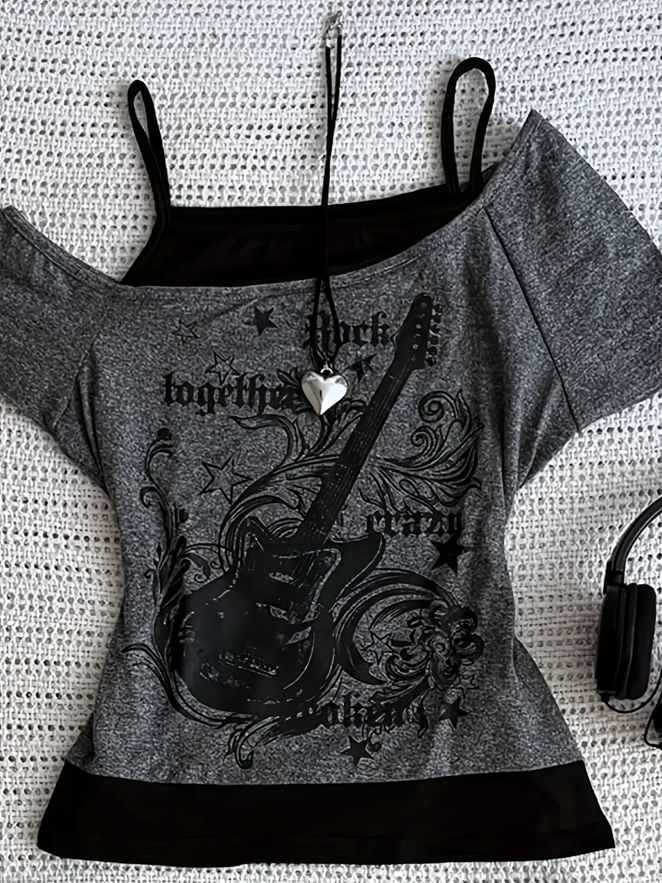 Women's Casual Vintage Short Sleeve T-Shirt, Gothic Streetwear Fashion Colorblock Print Design, Guitar Print, Soft Comfortable Fitted Fit, Perfect for Everyday Wear, Casual Style Tee, Casual Streetwear Look
