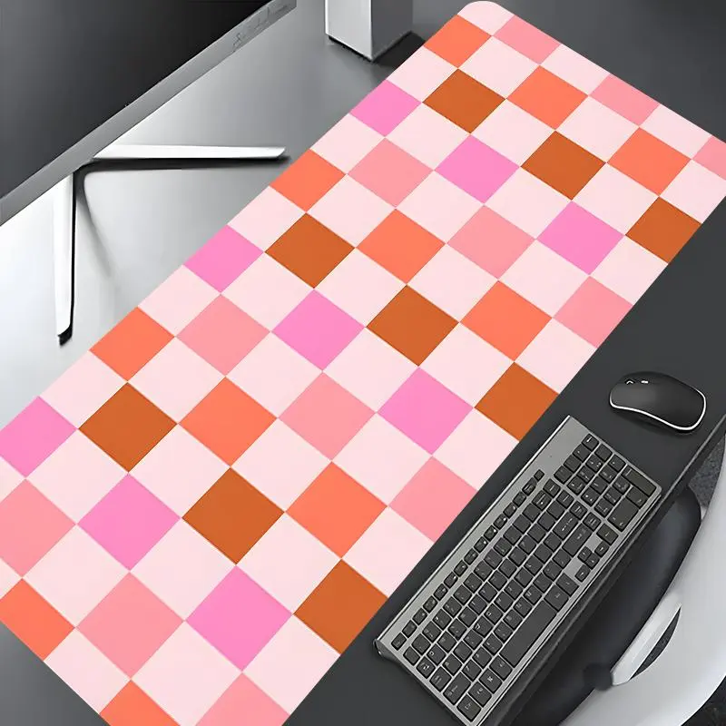 Cute Checkered Pattern Mouse Pad, Rectangle Gaming Mouse Pad, Non-slip Rubber Pad, Aesthetic Desktop Decoration Protective Pad for Laptop, Desktop Computer Games, Desk Accessories, Desk Mat