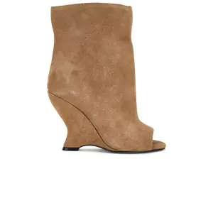 Steve Madden Rylix Boot in Sand Suede