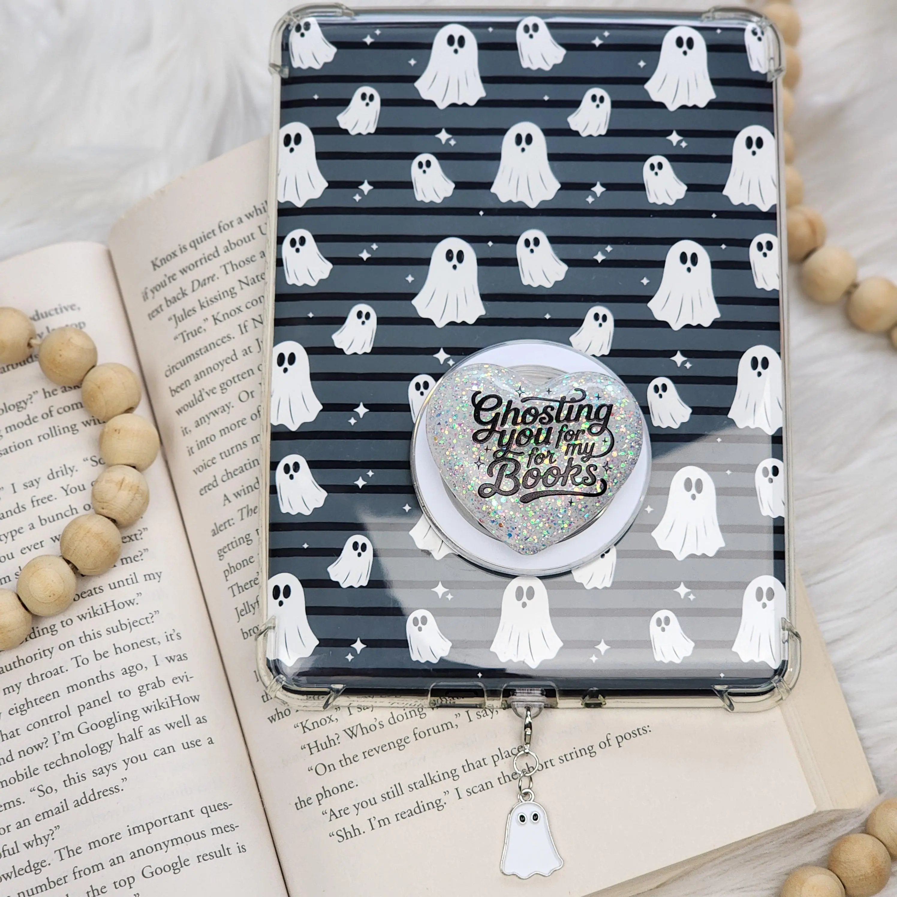 Kindle Accessories Set | Simple Ghosts | Insert, Grip & Charm