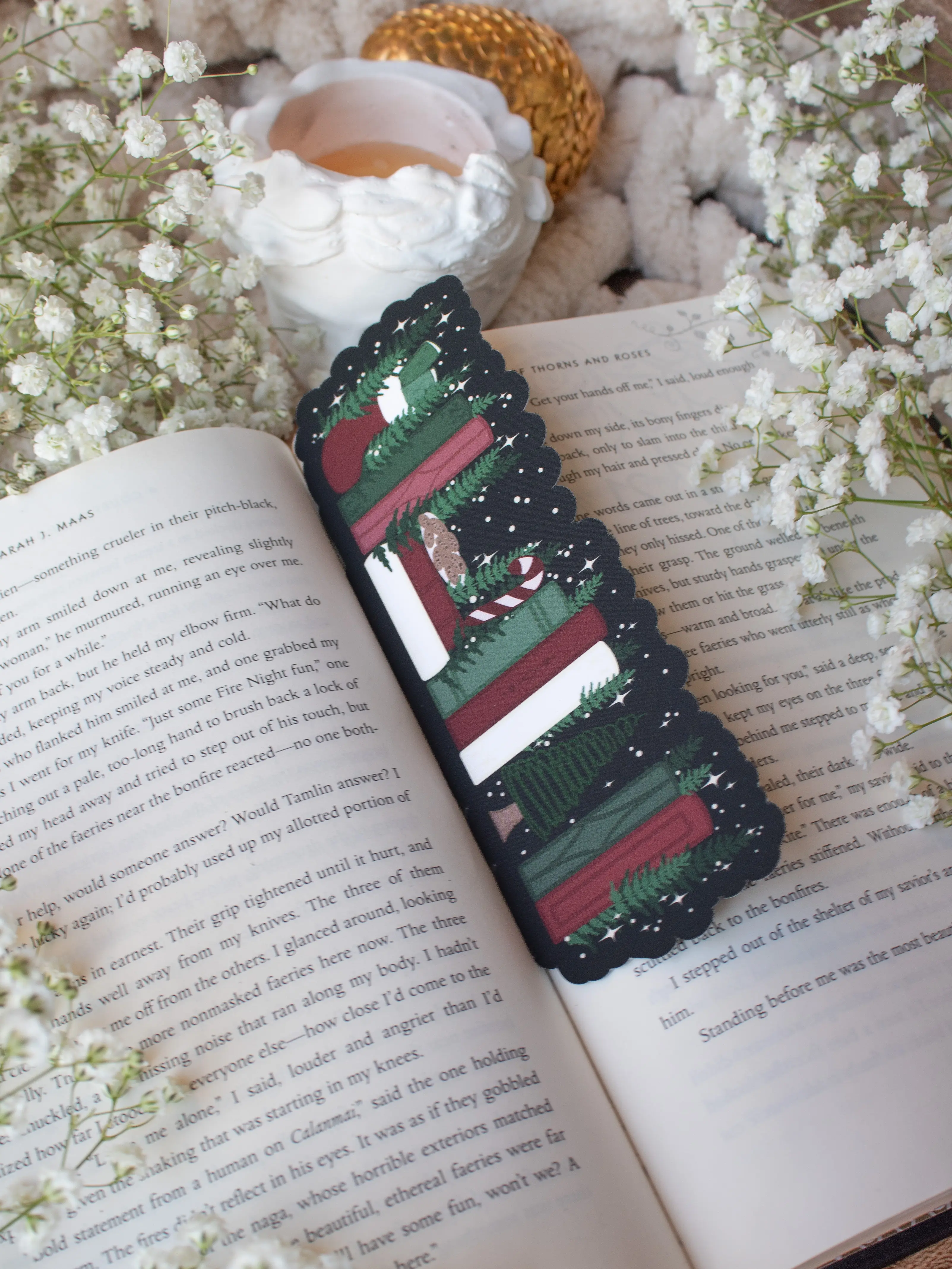 Christmas Bookshelf Bookmark | Holiday Bookmarks
