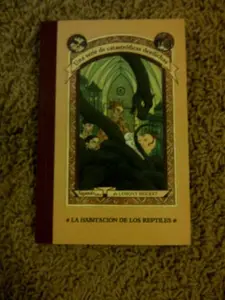 USED-La Habitacion de los Reptiles / The Reptile Room (Series Of Unfortunate Events) (Spanish Edition) by Lemony Snicket (Paperback)