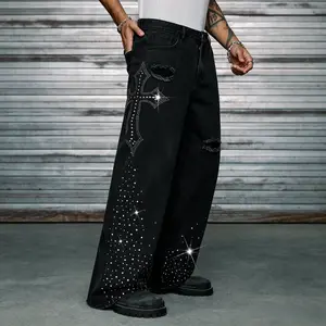 Men’s jeans with premium rhinestone embellishments, vintage black denim long pants, street fashion with a distinctive style, sparkling rhinestones paired with starry details, suitable for everyday wear and casual streetwear activities.