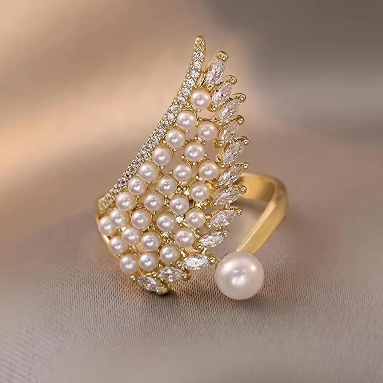 A Single Piece, a Stylish High-End Pearl Ring, Uniquely Designed