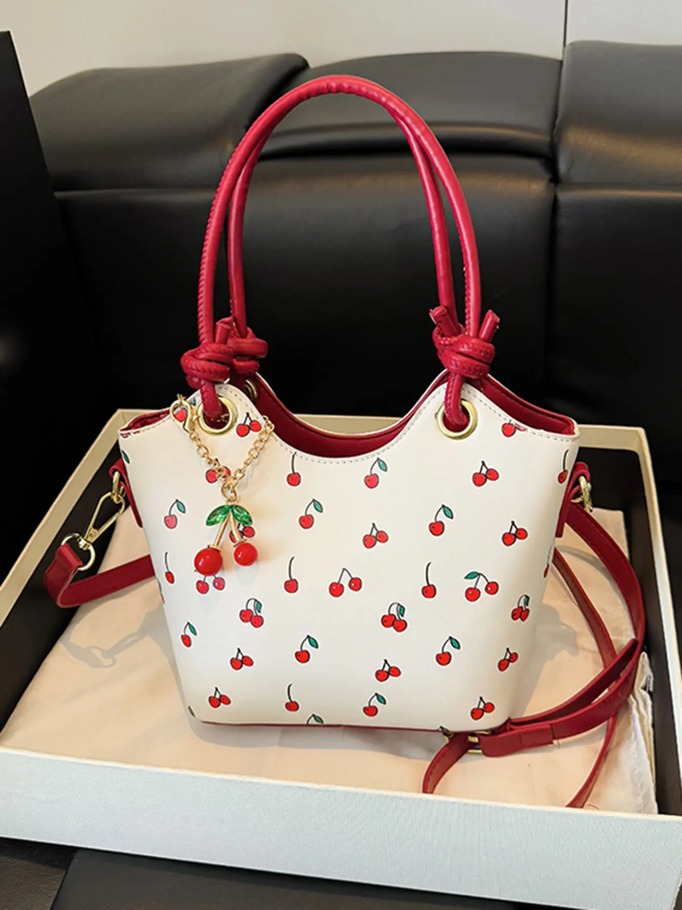 Simple and personalized cherry pattern elegant and exquisite women's bag, casual and lightweight niche women's single shoulder crossbody bag, suitable for daily occasions such as commuting, dating, parties, going out, etc