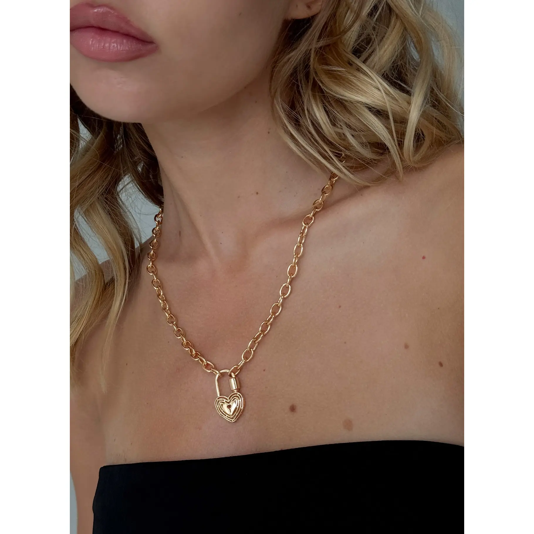 Sayge Lock Necklace Gold