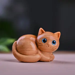 1pc Solid Wood Hand-carved Money-Carrying Cat Statue Decoration Item, Home Decor Item, Creative Lucky Cat for Office Decoration, Home/Desk/Foyer Display, Christmas/New Year Gift, Cute Collectible Figurines