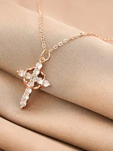 Single Fixed Crown Cross Necklace, Retro Light Luxury Style, Delicate Metal Texture/Exquisite Crown Cross Carving, Versatile for Daily Commute/Elegant for Dating Photos, Suitable for Women Who Love Classic Accessories