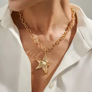 Light Luxury Old Money Style Gold & White Metal Chain Collarbone Necklace with Five-Pointed Star Hammered Pattern Pendant