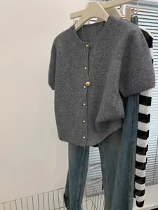 Women's Loose-Fitting Short Sleeve Round Neck Knit Top, Casual Plain Sweater Jacket, Slimming Design, All Seasons Wear