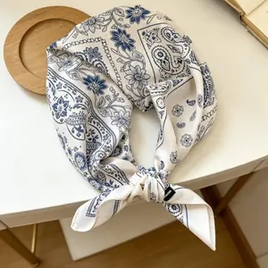 Retro-chic chic headscarf for women, summer, brown, elegant, versatile silk scarf, hair accessory, triangular scarf.