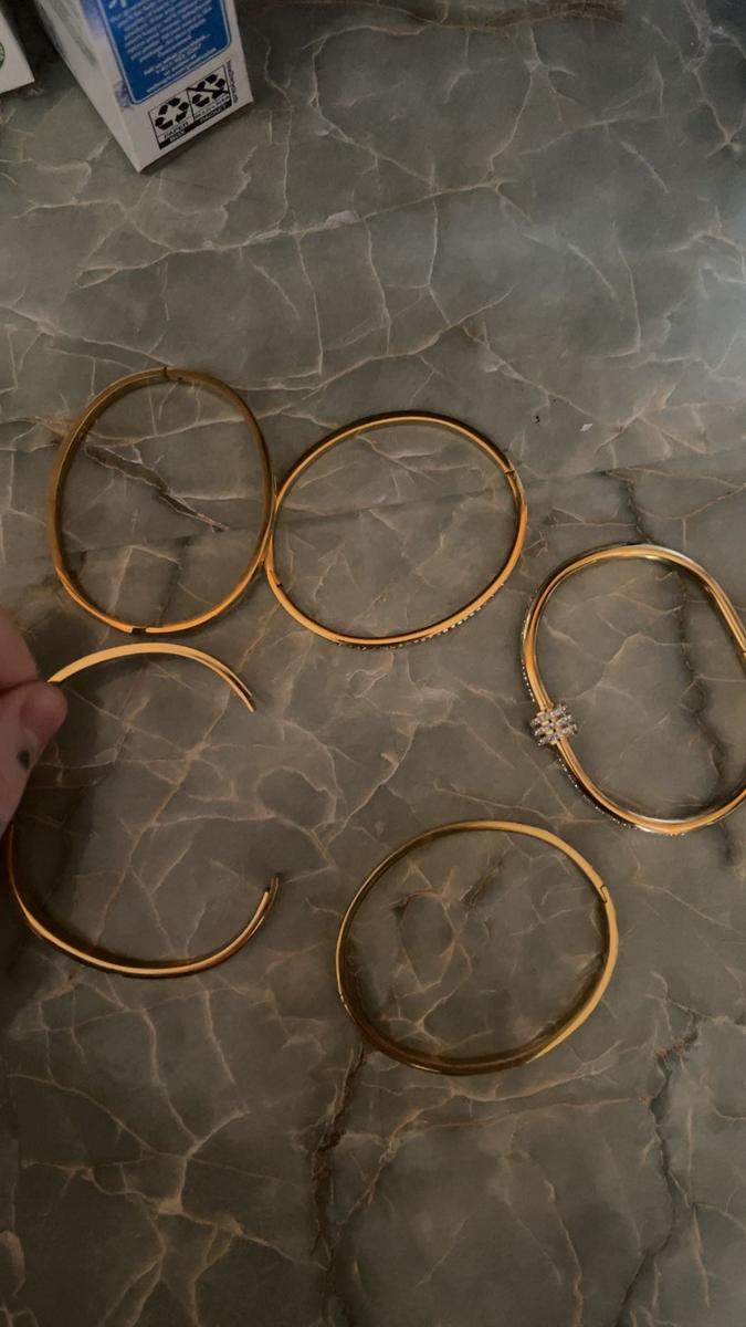 Item: Golden, one size fits all