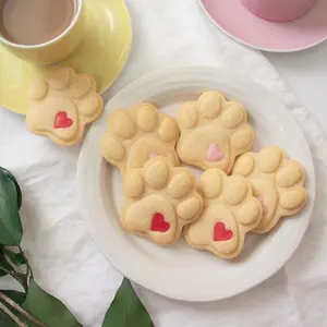 1pc Heart Paw Prints Cookie Cutter | Plastic Cuet Biscuit Molds Suitable for Icing, Cake Decoration, and Cookie Pressing - Perfect for Valentine'S Day, Essential Baking Supply