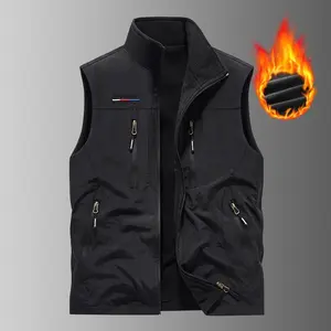 Men’s casual polyamide vest with fleece lining, solid color, zipper, multiple pockets, lapels, non-stretch fabric, regular fit, suitable for fall.