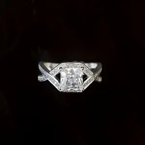 LunaStdla Square-Cut Diamond Ring - Luxury Chic Zircon Ring Princess Cut with Dual Cross-over Band Design,Suitable for Daily Wearing Wedding Propose Anniversary Date night,Perfect GIft for Girlfriend Mom