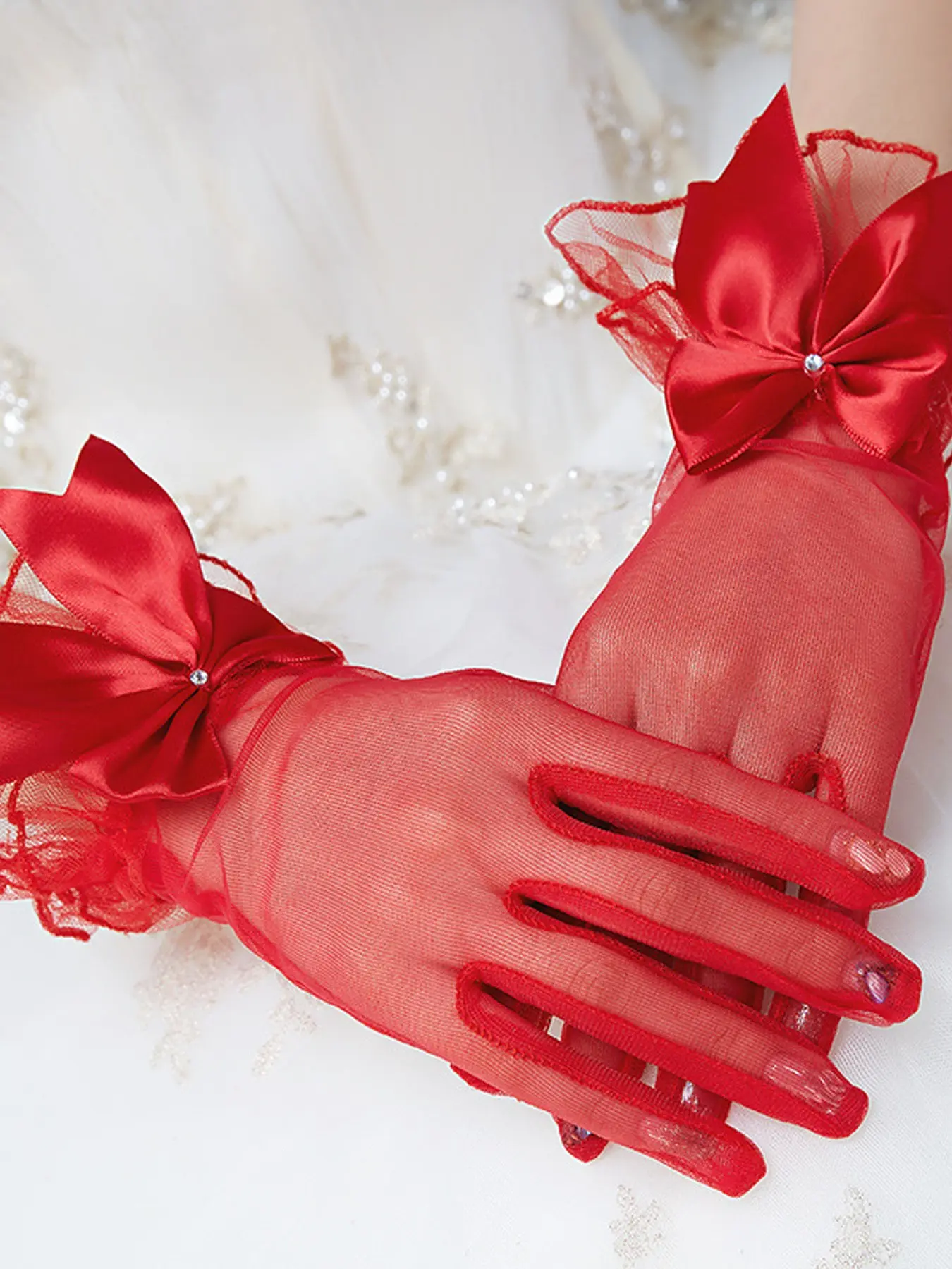 Exquisite Bridal Gown Gloves with Lace Trim and Bow, Perfect for Bride Toasting Guests, Elegant Wedding Accessories