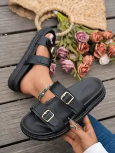 Women's Flat Sandals with Adjustable Buckle Design, Soft Sole for Comfort, Ideal for Casual, Beach Vacations, and Daily Wear