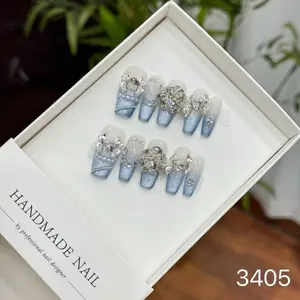 Snowflake Cateye Press On Mail - Handmade Nail with Decorative Elements, Model 3405