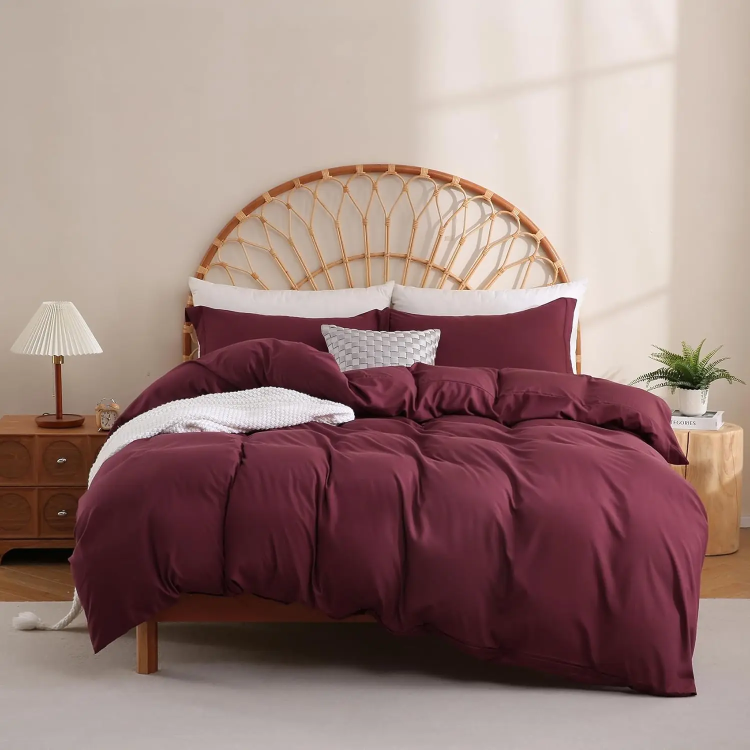 Burgundy Duvet Cover Set - Queen Size, 3-Piece Brushed Microfiber Bedding with Pillow Shams, Breathable Comfy Burgundy Bedding Sets Collections, Comforter Not Included