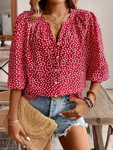 A women's fashionable versatile casual red floral Print V-neck lantern sleeve blouse shirt, suitable for summer, daily casual wear, vacation, and commuting.