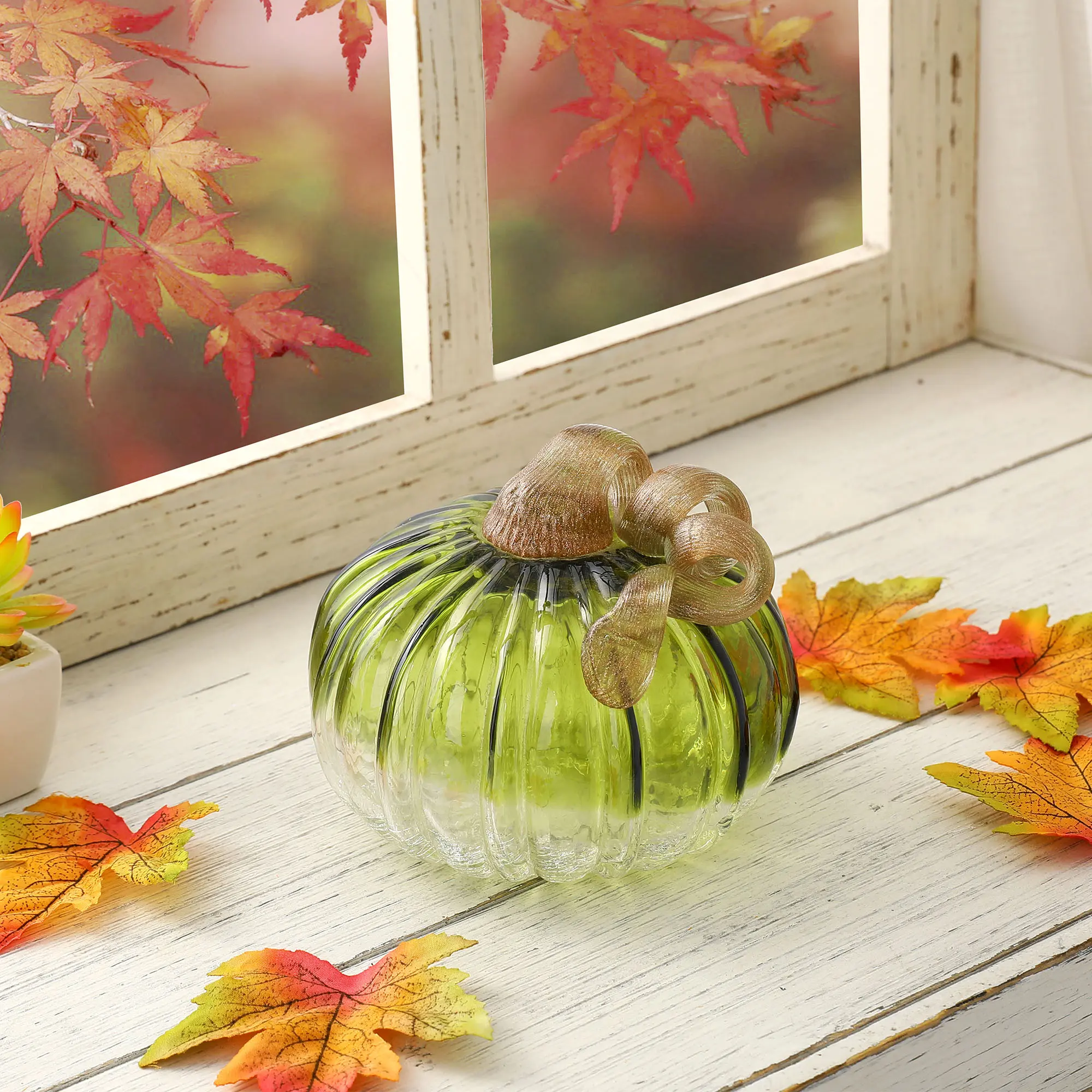 Glitzhome 5.95"D X 4.75"H Green Crackle Glass Short Pumpkin
