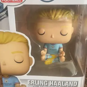 Funko POP Football: Manchester City - Erling Haaland Vinyl Figure with Epic Collectibles Premium Box Protector Included