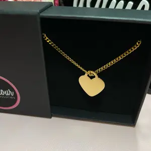 Medium Heart necklace chunky chain Medium Heart necklace chunky chain