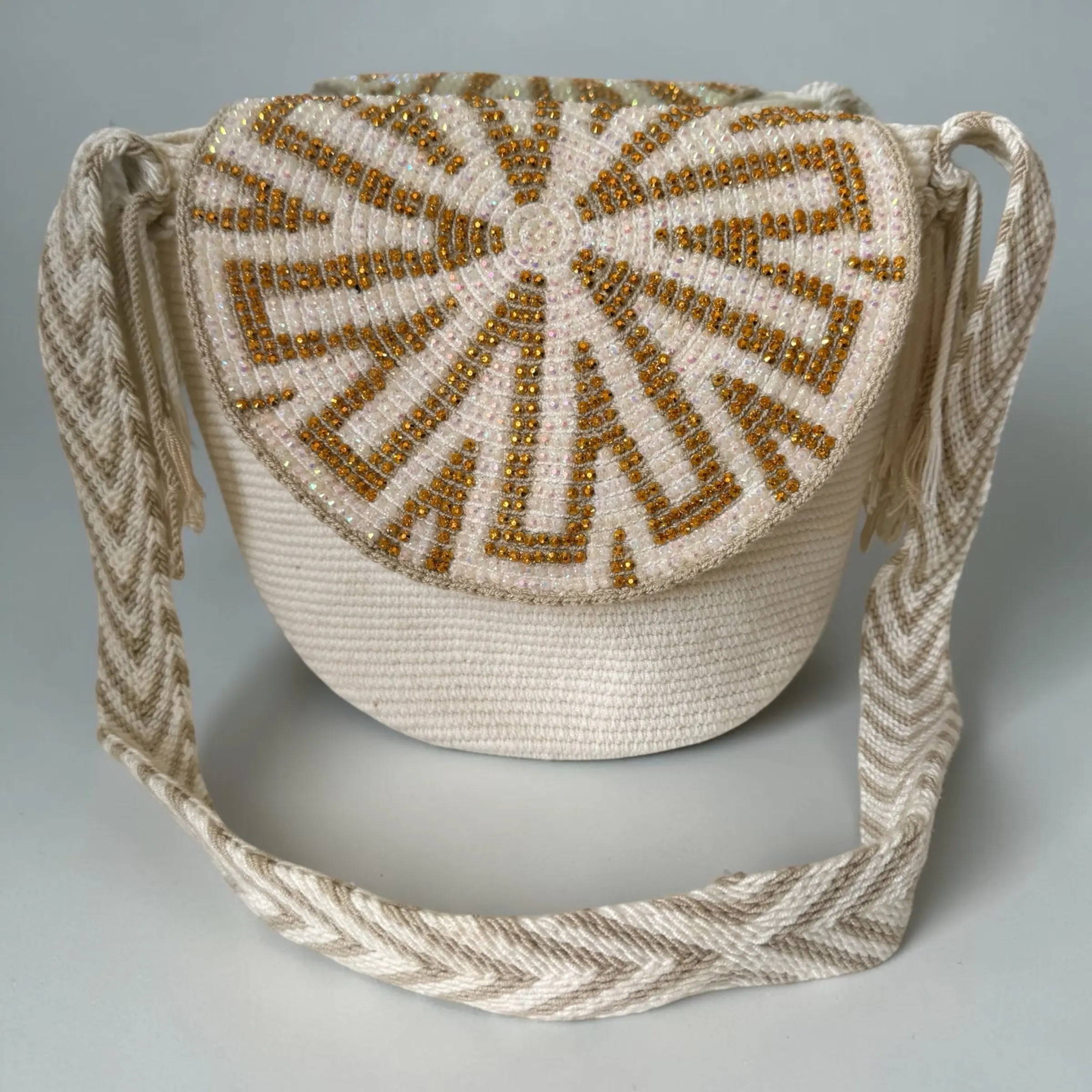 Handmade Wayuu M size with Woven Flap Handmade Wayuu M size with Woven Flap