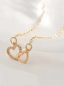 Double heart necklace collarbone chain temperament heart to heart matching diamond pendant collarbone, suitable for daily wear, vacation and dating occasions, and also a surprising exquisite small gift.