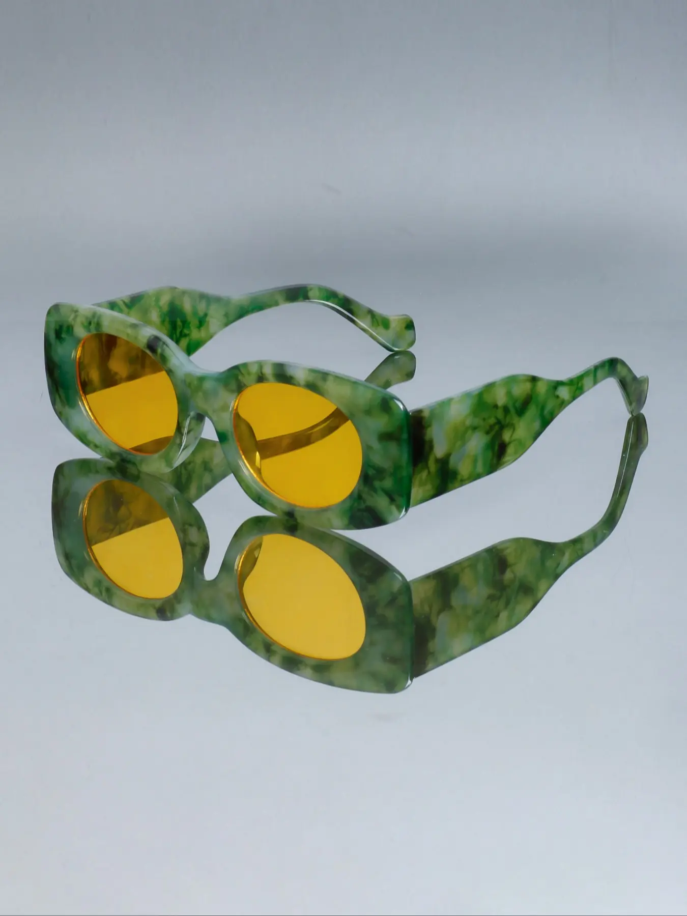 New Oval Fashion Glasses, Thick Frame Design, Unique Versatile Style, Suitable for Women & Men, Perfect for Photography & Daily Wear, Photogenic Accessory, Stylish Glasses