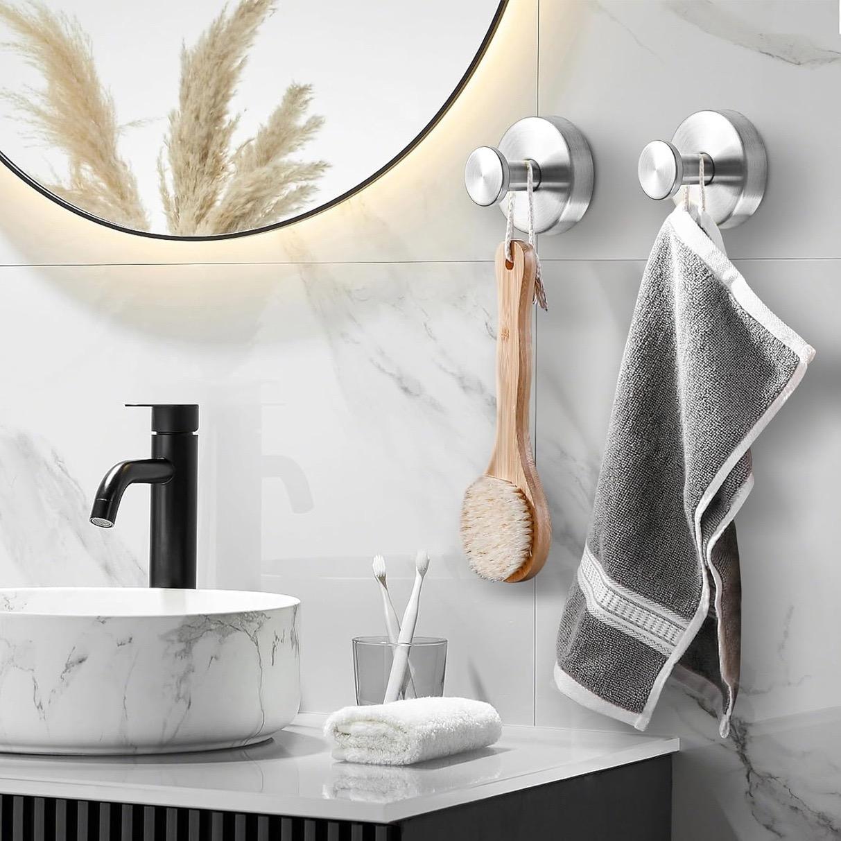 2 Pack Stainless Steel Suction Cup Hooks, Heavy Duty No Drill Waterproof Reusable Hooks for Bathroom Kitchen Towel Robe Loofah hangers