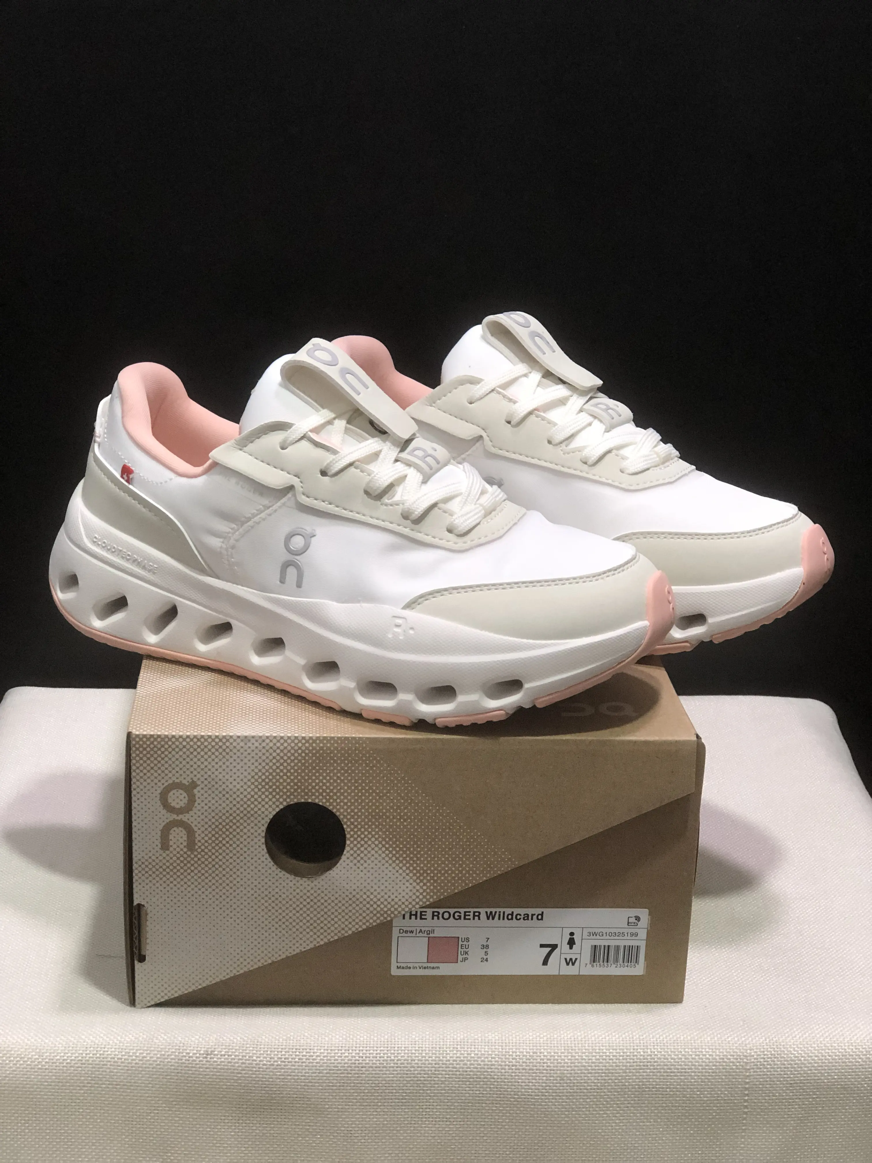 Daily women’s lace-up walking shoes smooth off-white textile upper pastel pink toe & collar trim hollow sculpted sole for short travel café hangouts low-impact workouts