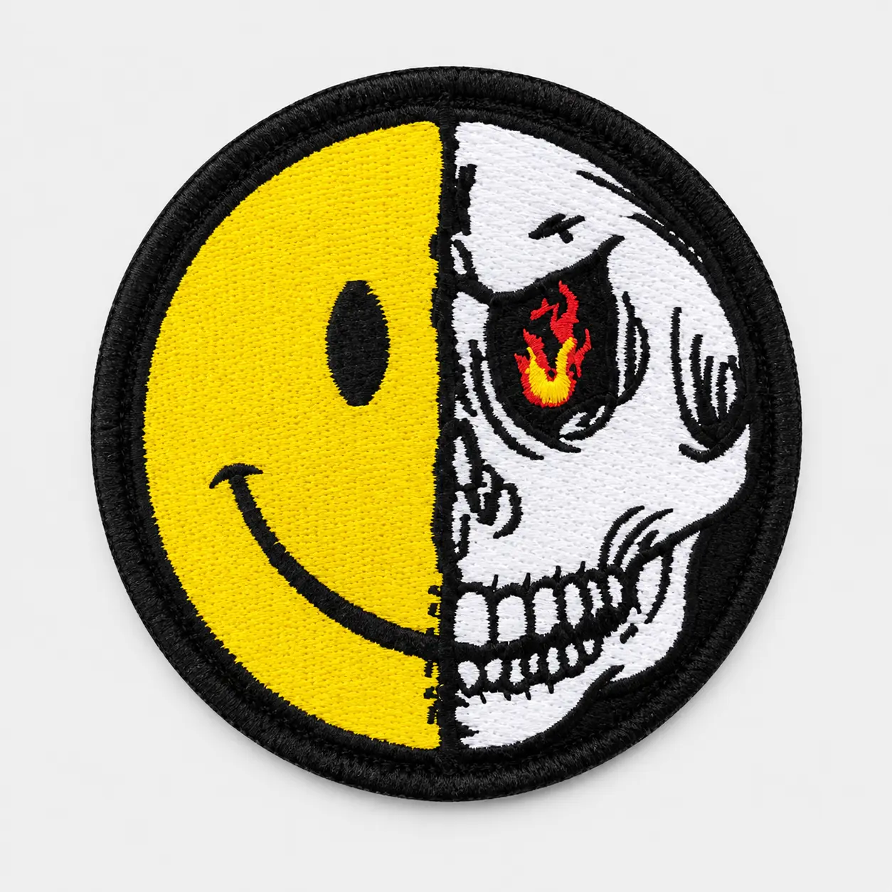 1 Count Edgy Style Round Printed Tactical Patch - Reusable Embroidered Half Smiley Half Skull, Durable Hook & Loop Morale Badge with Clean Edge for Personalizing Hats, Backpacks, Jackets, Printed Patch