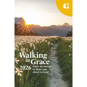Walking in Grace 2026 Pocket Edition: Daily Devotions to Draw You Closer to God -- Guideposts - Paperback