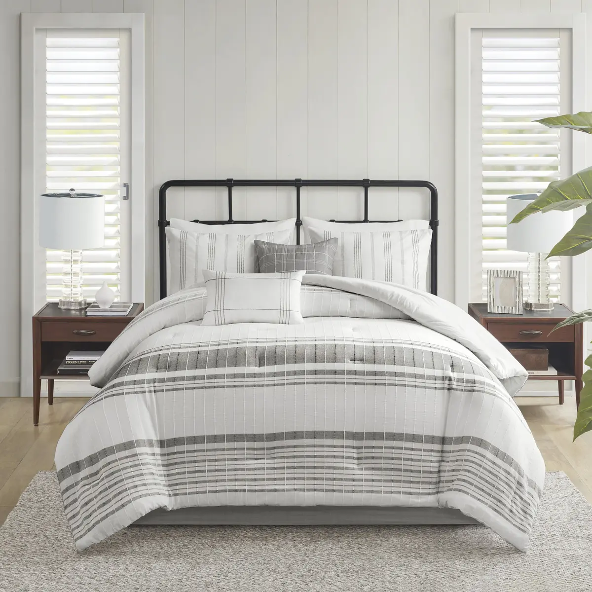 Oversized Cal King Comforter Set, 6-Piece Cotton Jacquard, White/Grey, Reversible, Soft & Breathable, Includes Shams & Decorative Pillows