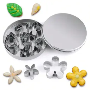 Flower & Leaf Shaped Cookie Cutter Set, 12pcs/set Mini Cookie Cutter with Storage Box, Baking Utensils Supplies, Cookie Cutters Home, Baking Tool for Cake Decoration, Perfect for Baking Enthusiasts