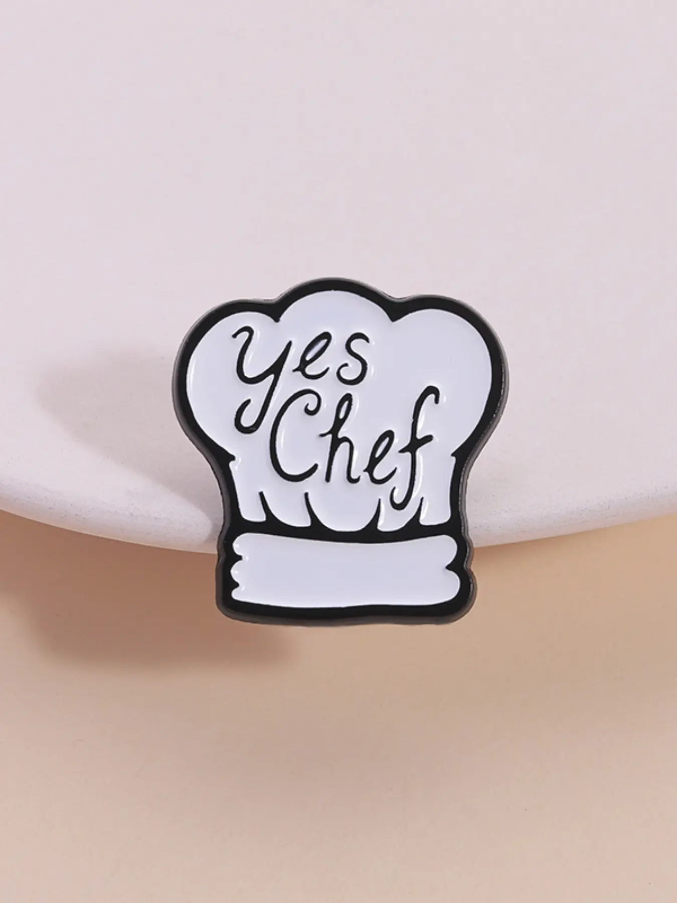 Yes Chef Badge Decor Lapel Pins with Chef Hat Design, Culinary Show Merchandise, Inspirational Chef Gift for Graduates, Western Cuisine Collectible, Charm, Lapel Brooch, Alloy Brooch Pin