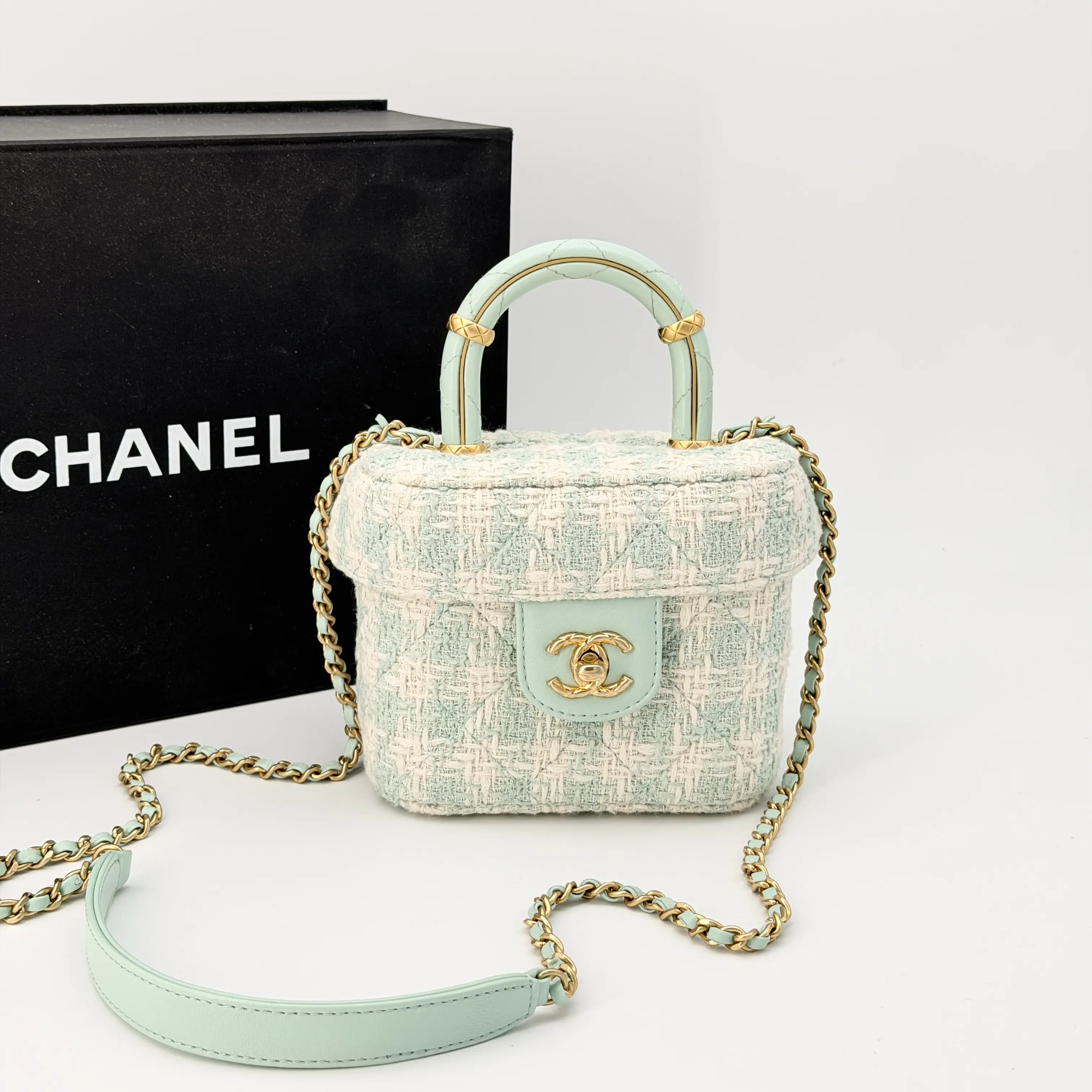 Pre-owned CHANEL tweed Crossbody Bags Crush Top Handle Flap Bag Quilted Mini Green