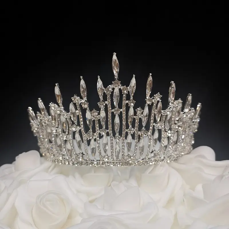 Tian Sweet 37001-SV 1.1 oz Wedding Tiara Cake Topper - Silver