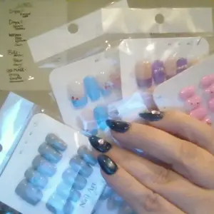 press on nails 1 set